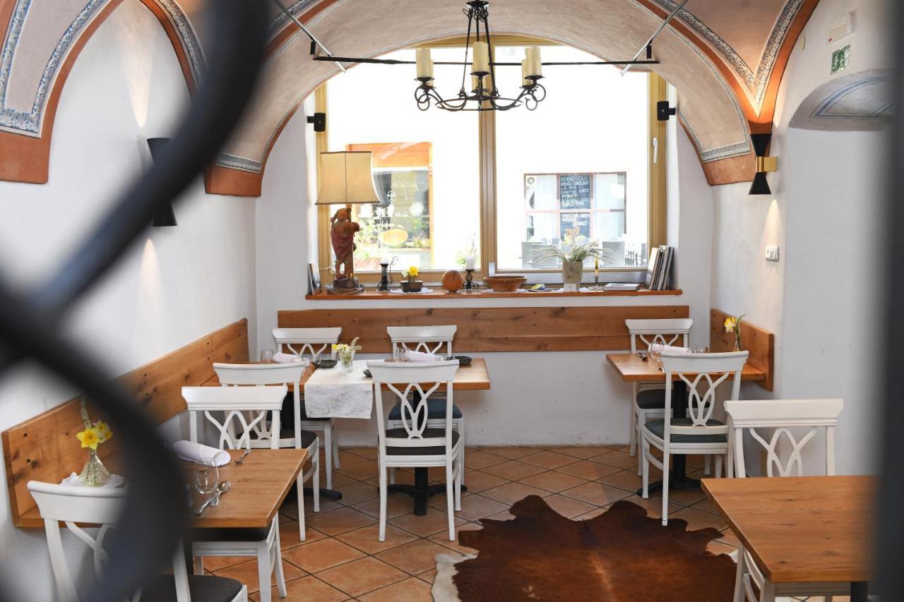 רדובליצ'ה Hisa Linhart, Hotel & Restaurant מראה חיצוני תמונה